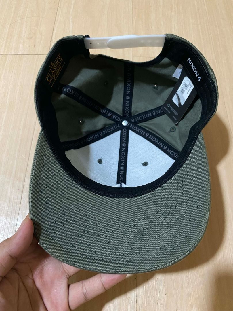 Nixon Olive Green Snapback Cap (Category: Caps & Hats) located in Cadiz. Submitted by thespotcdz (Listing ID 1460458415, Image 2). Description: Fits All 9.5/10 rate w/ minor issue 680 + sf.