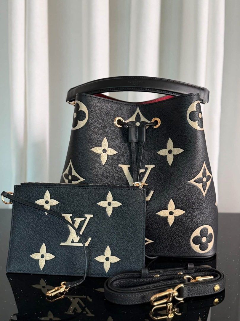 ❣️Noe Empreinte Bucket Microchip ❣️ (Category: Shoulder Bags) located in Manila. Submitted by annmacalua (Listing ID 1460436577, Image 3). Description: What u see is what u get!🥰.