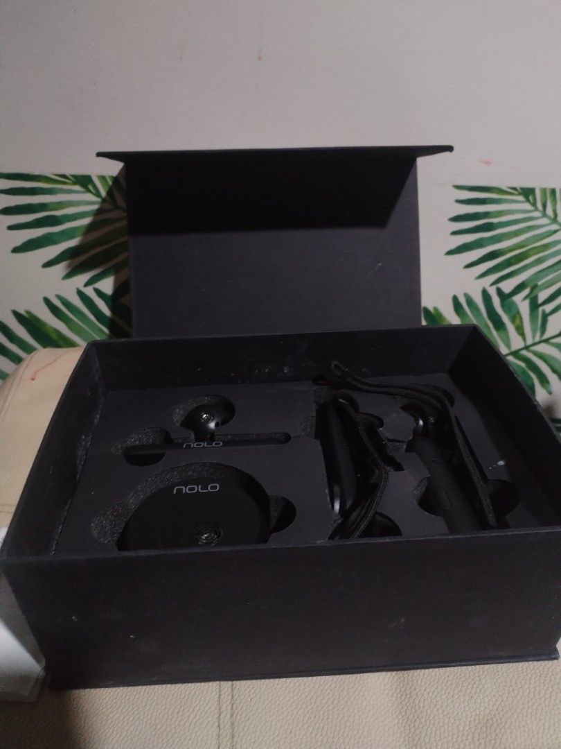 NOLO CV1 Set Kit Oculus Go (Category: Virtual Reality) located in Caloocan City. Submitted by charles_biadoma (Listing ID 1460479651, Image 3). Description: NOLO Motion Tracking for Mobile VR Can play many games cames with Oculus Go and rarely used NOLO CV1 Set Kit.