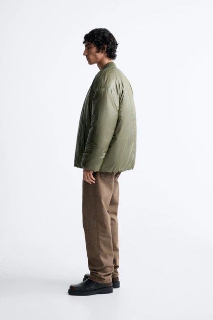 NWT ZARA Men Green Jacket (Category: Coats, Jackets and Outerwear) located in Puerto Princesa. Submitted by finewearco (Listing ID 1460336780, Image 2). Description: Size on tag : XL Armpit laid flat : 29 inches Length : 29 inches may stains all at back part, pls see pics baka matanggal din after wash no other flaw 📌 Fixed Price ❕1 DAY RESERVATION ONLY PAYMENT: ✅Gcash ✅BPI SHIPPING OPTIONS: ✅ starts at 80 J&T Thanks.