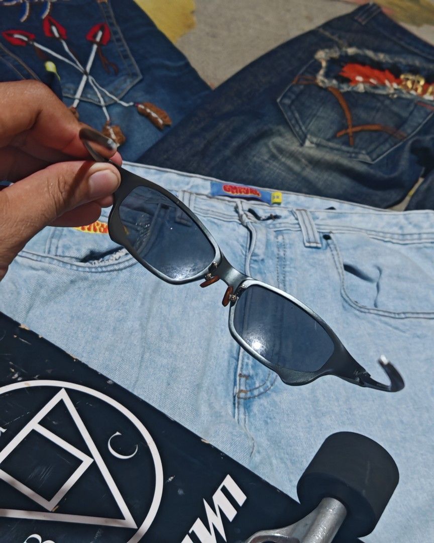 Oakley X-Metal Juliet (Category: Sunglasses & Eyewear) located in Camalig. Submitted by 50thrifty (Listing ID 1460475280, Image 3). Description: Off/Fake‼️ These appear to be metal-framed sunglasses resembling the Oakley Juliet design, featuring dark lenses and a textured gray metallic finish..