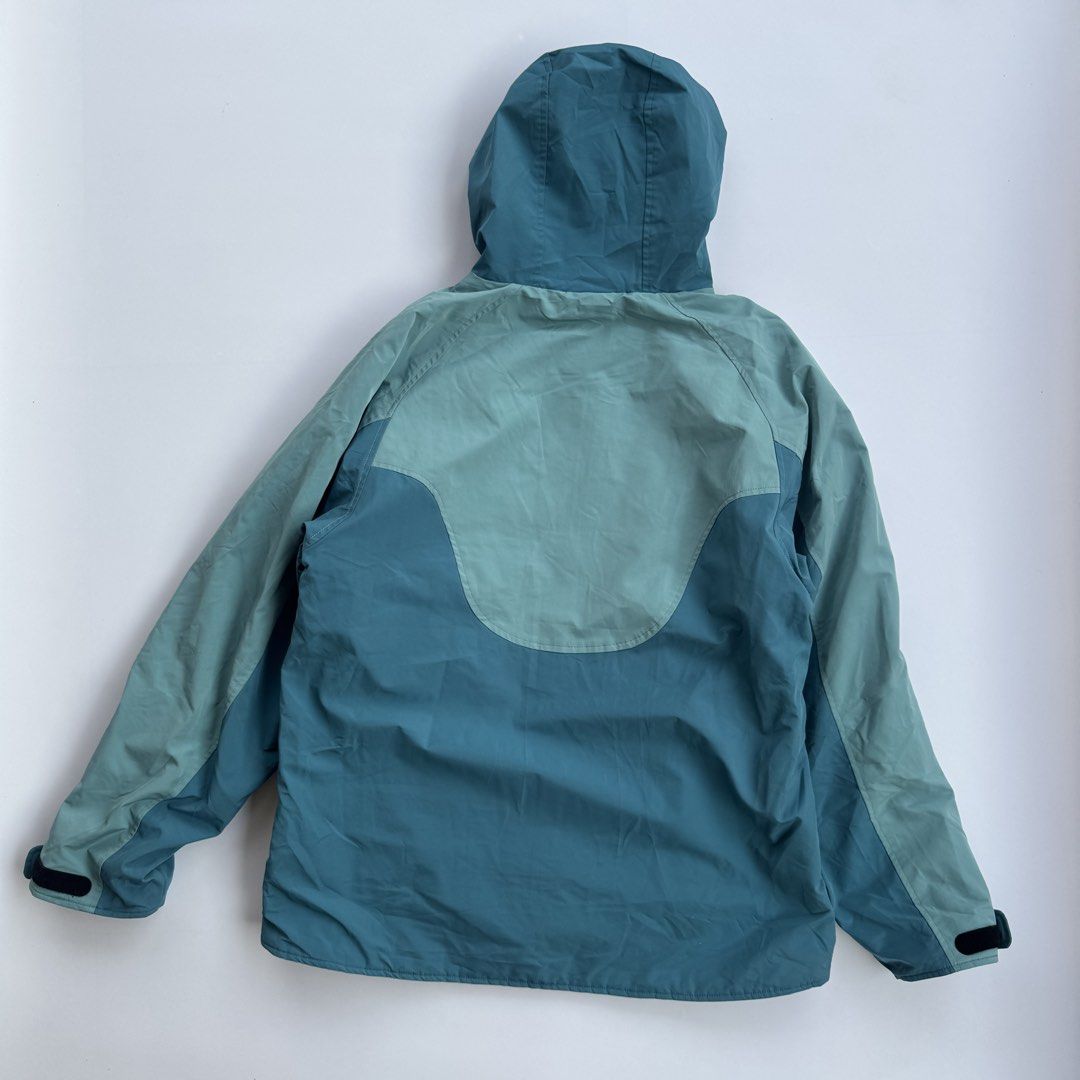 Octogambol Rain Jacket (Category: Coats, Jackets and Outerwear) located in Iloilo. Submitted by 50houndidz (Listing ID 1460416027, Image 2). Description: Octogambol Rain Jacket excellent no issue size: medium measurements: 24 width 29 length 27.5 sleeve length dm for more questions .