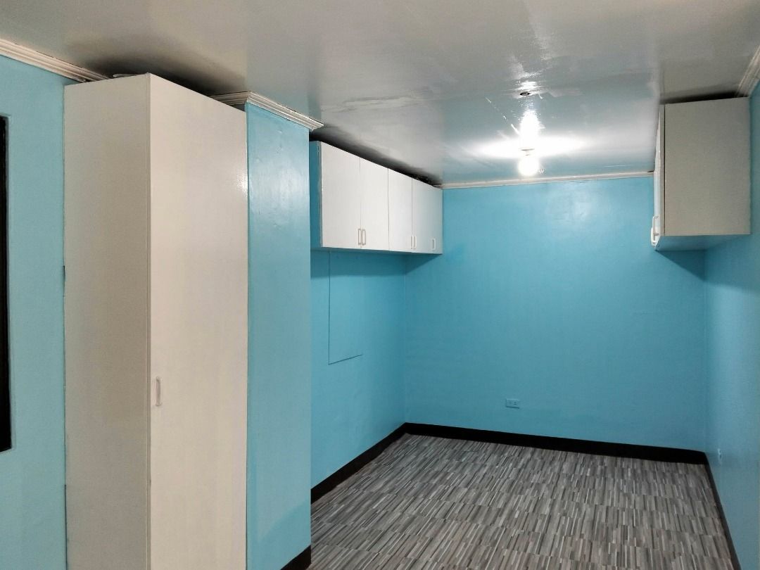 OFFICE SPACE FOR RENT (Category: Commercial) located in Quezon City. Submitted by omilalawof69993 (Listing ID 1460327427, Image 2). Description: FOR RENT – OFFICE SPACE LOCATION: Unit 310 Integrated Professional Offices (IPO) Bldg. #14 Quezon Avenue, Quezon City OFFICE SPACE DETAILS • 3rd Floor • Floor Area: 26 sqm • With Comfort Room (CR) • Flood-Free Area • Basement Parking Available – First Come, First Served Basis LEASE TERMS • Monthly Rental