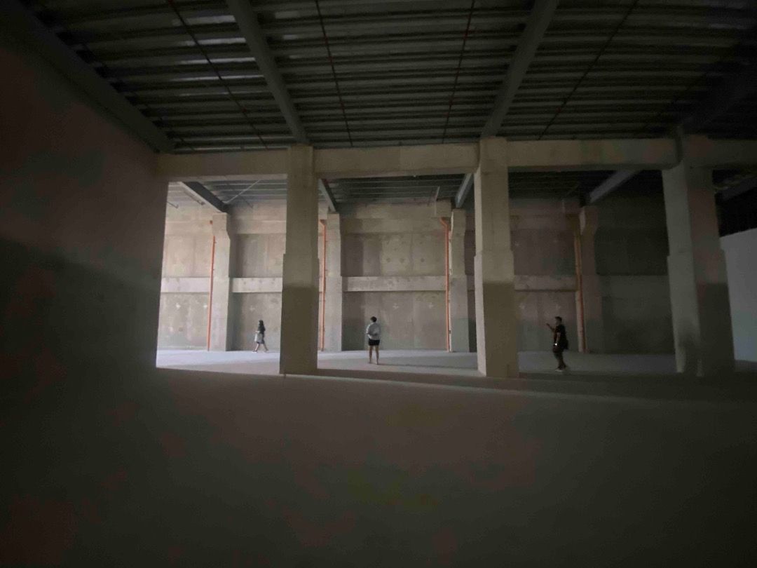 OFFICE/WAREHOUSE FOR LEASE – MAKATI (Category: Commercial) located in Quezon City. Submitted by zobelle88properties (Listing ID 1460305355, Image 2). Description: 🐲 OFFICE/WAREHOUSE FOR LEASE – MAKATI 💰 Rate: ₱700/sqm + VAT 📌 No CUSA 📌 Terms: • 3 months security deposit • 1 month advance, to be applied to the last month of rent • Minimum lease term: 2 years 🪴 Available Spaces: • 318 sqm – 5th Floor (2 units available) • 390 sqm – 3rd Floor •