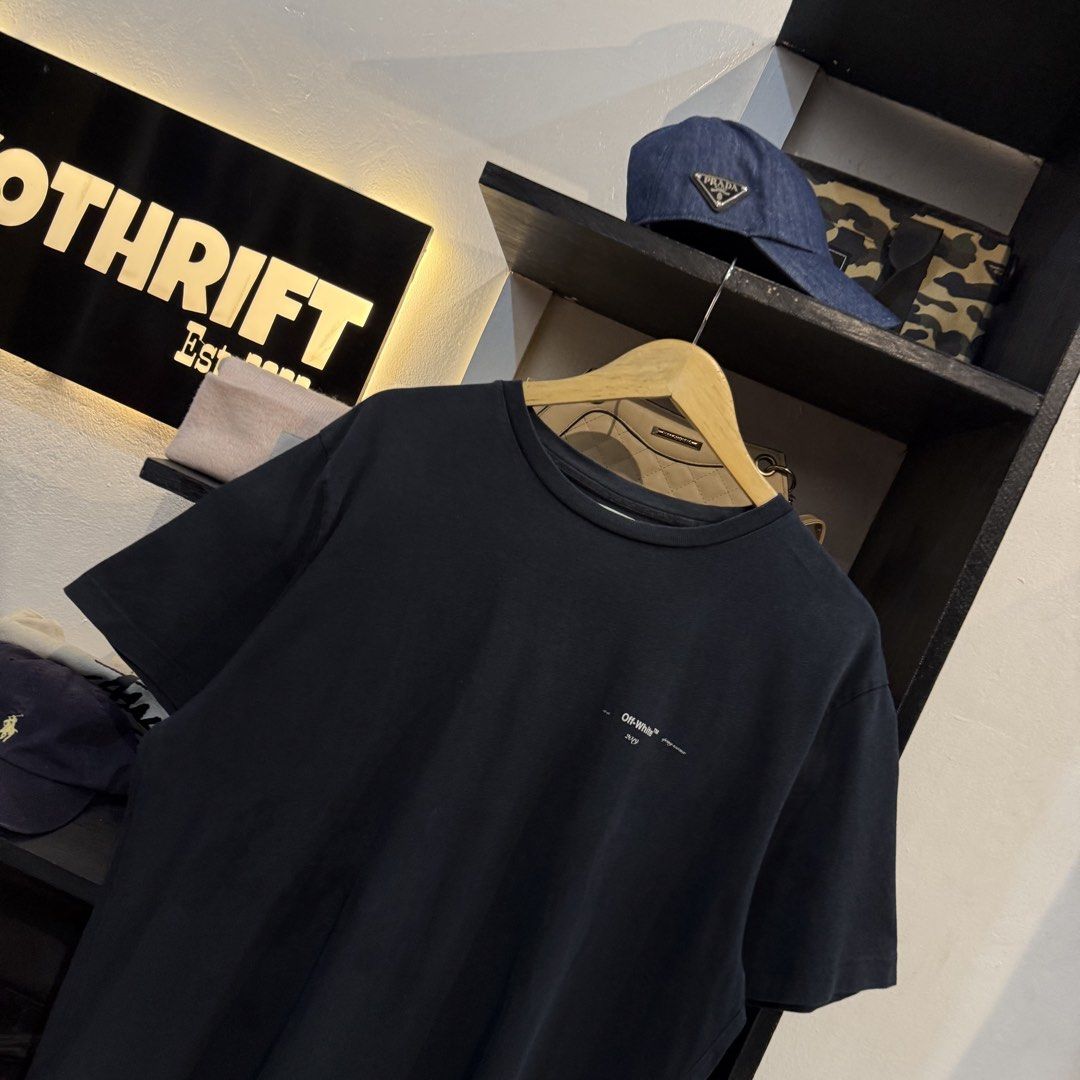 Off-White "Main Label" T-Shirt 2019 (Category: Tshirts & Polo Shirts ) located in Manila. Submitted by carbungcoalex (Listing ID 1460314308, Image 2). Description: OFF WHITE ARROW SHIRT 22 by 30 Good Condition Complete tags 1200 CLAIM.