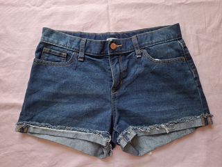 (Category: ) located in . Submitted by ukay_thriftybylj (Listing ID 1460408564, Image 1). Description: .