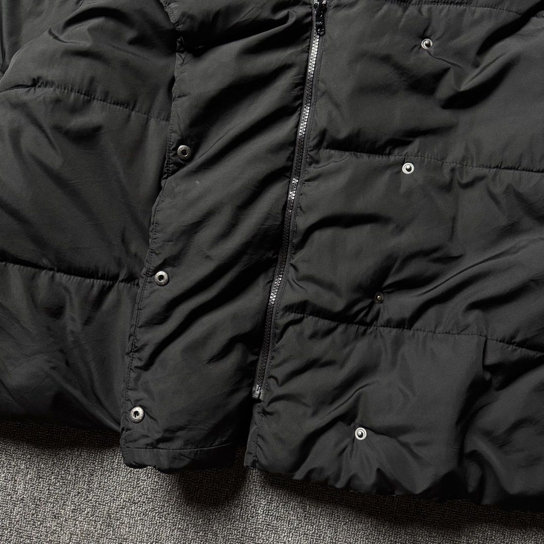Old Navy Puffer Jacket (Category: Coats, Jackets and Outerwear) located in Baguio. Submitted by thriftee_garments (Listing ID 1460462646, Image 3). Description: Old Navy Puffer Jacket Measurements: Width: 28” Length: 26”.
