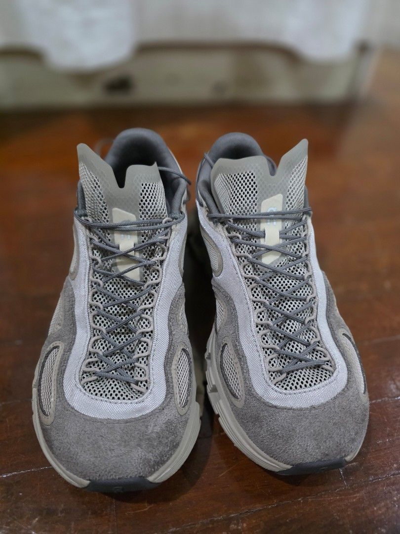 On Clouds x "FKA Twigs" (Category: Sneakers) located in Quezon City. Submitted by sec0nd.st0ry (Listing ID 1460401374, Image 1). Description: - color: Desert - FKA Twigs collaboration - Breathable mesh upper with suede accents - Distinctive lacing system - Cushioned and supportive chunky sole - Ideal for running and everyday style - US W7.5/ EU 38.5/ UK 5.5/ JP 24.5.