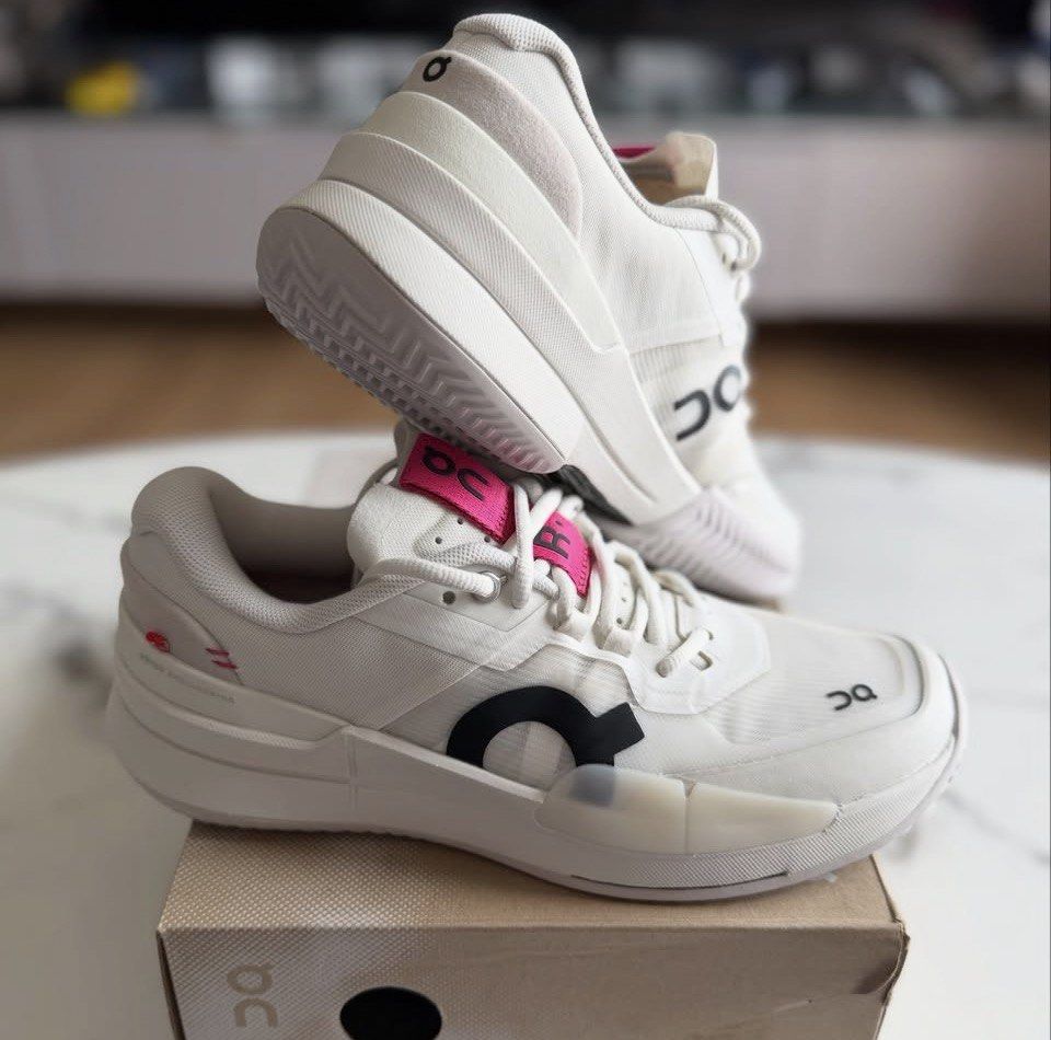 On the Roger Pro 2 (Category: Sneakers) located in Manila. Submitted by stopshop26 (Listing ID 1460400461, Image 1). Description: On the Roger Pro 2 Clay Ice Pink Size 9 Brand new and original Onhand and ready to ship .