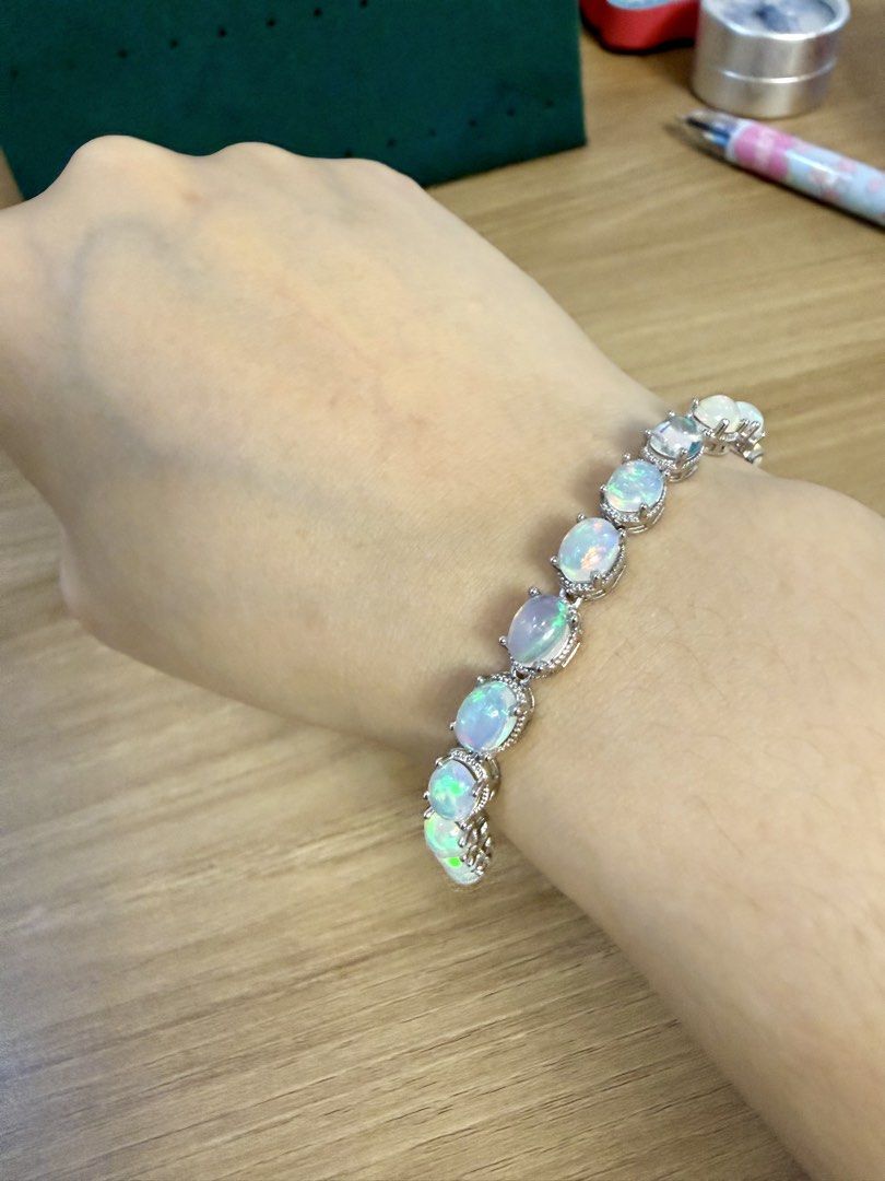 Opal Bracelet 8.19g White Opal Gemstone Certified (Category: Bracelets) located in Santa Rosa. Submitted by bumfinds (Listing ID 1460428998, Image 2). Description: - Beautiful opal bracelet featuring oval-cut white opals. - Total weight: 8.19 grams. - Crafted in silver-toned metal. - Comes with a gemstone certification. - Ideal for everyday wear or special occasions. - Feel free to ask any questions!.