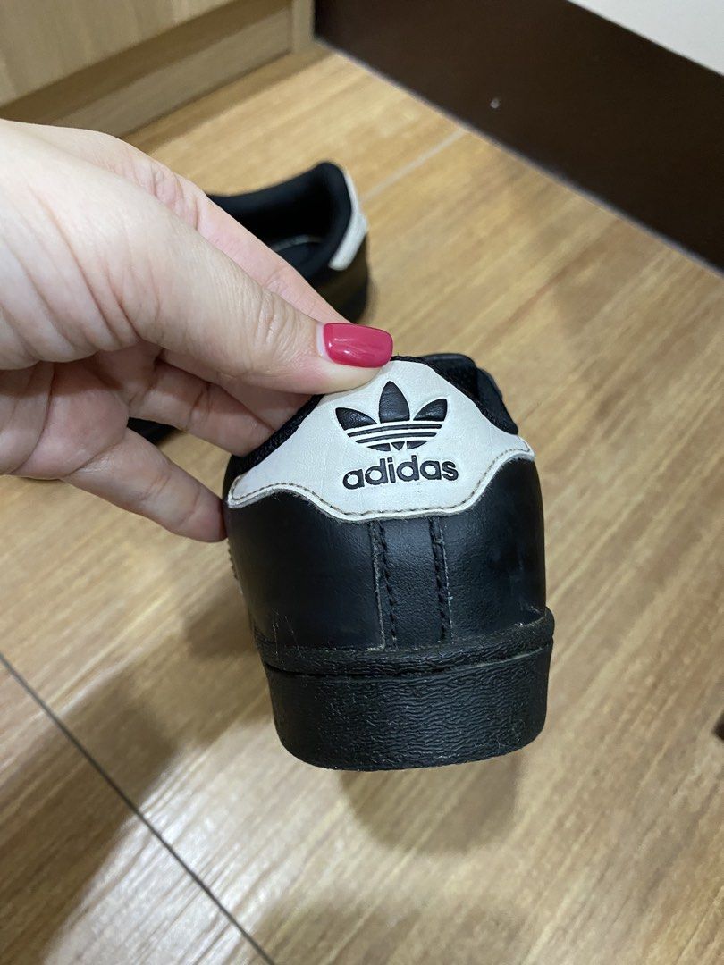 Original Adidas Superstar for Kids (Category: Babies & Kids Fashion) located in Quezon City. Submitted by pbonlinestore (Listing ID 1460357559, Image 3). Description: Good condition Hindi na kasya sa anak ko Nabili sa Uk Pm for more question and pictures thank you.