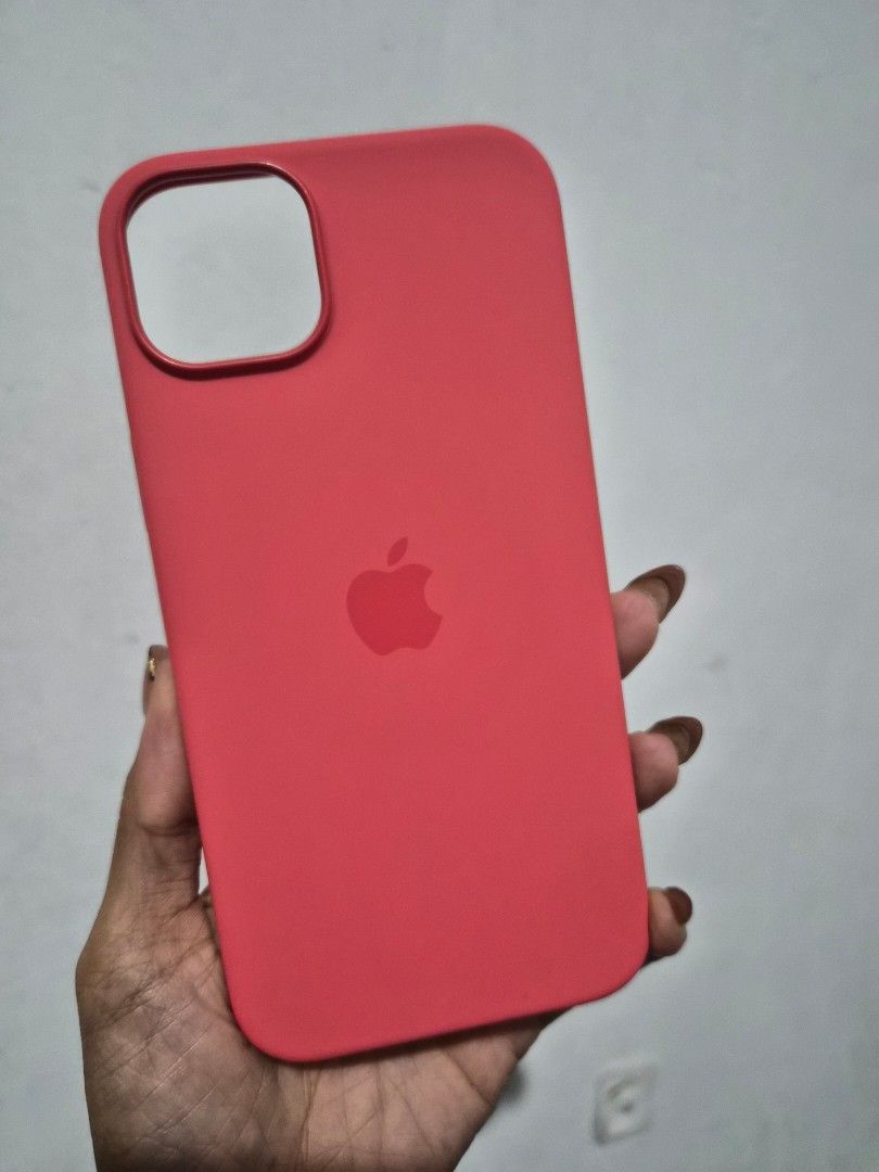 ORIGINAL APPLE SILICONE CASE FOR IPHONE 14/15 Plus (Category: Cases & Sleeves) located in Cavite. Submitted by jemtamayo (Listing ID 1460450570, Image 1). Description: 💯 Original Apple Silicone phone case in Guava ONLY P500 • Fits iPhone 14/15 Plus models PLEASE DO NOT MAKE AN OFFER if you do not intend to pay and get the item ESPECIALLY IF IT IS ACCEPTED. Let us respect each other's time. Thank you!.