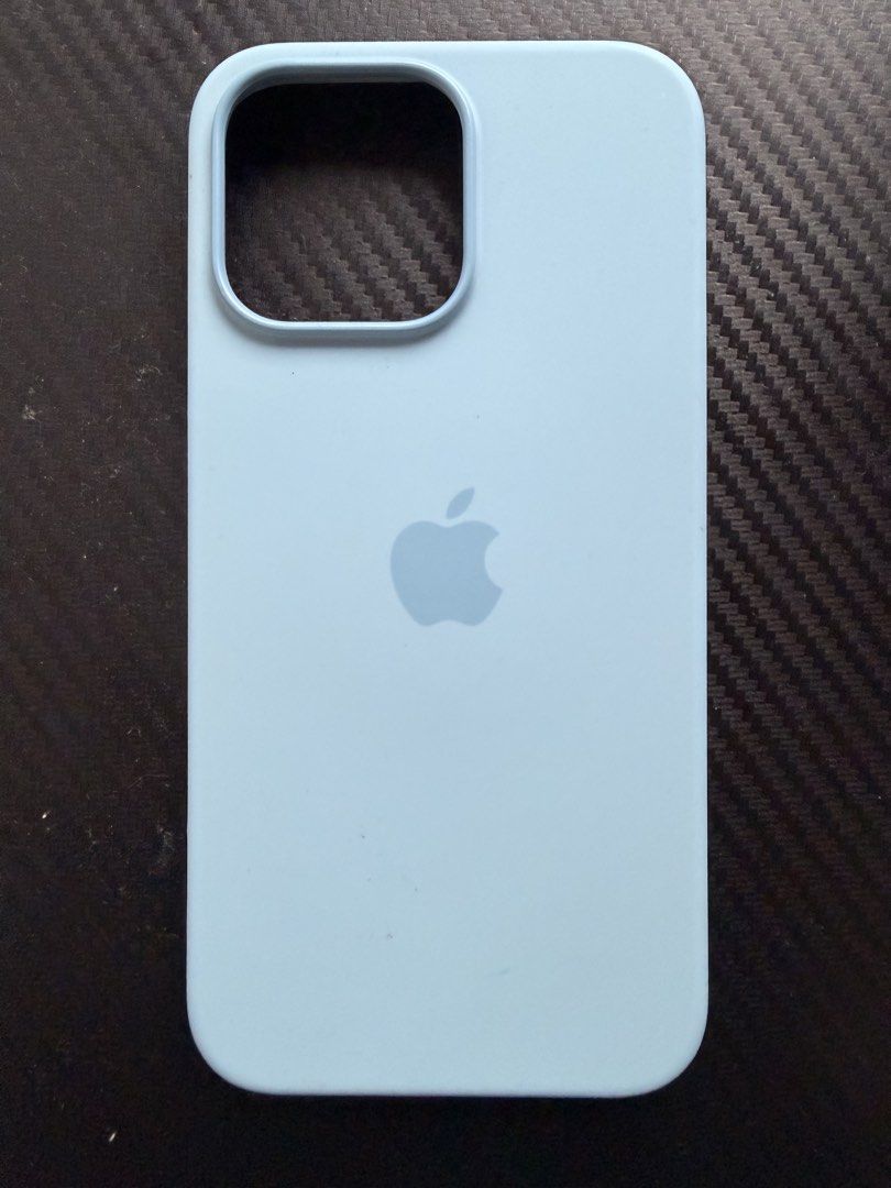 Original Silicone case for iPhone 14 Pro Max (Category: Cases & Sleeves) located in Makati City. Submitted by kiminonawa827 (Listing ID 1460408359, Image 1). Description: - Authentic Apple silicone case - Compatible with iPhone 14 Pro Max - Soft silicone exterior - Microfiber lining inside for scratch protection - Precise cutouts for ports and buttons - Light blue color ₱1,500 (slightly negotiable for sure buyer).