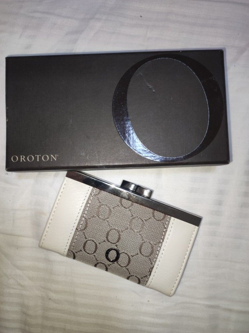 Oroton Coin purse (Category: Luxury Bags & Wallets) located in Quezon City. Submitted by jessdcluters (Listing ID 1460366230, Image 1). Description: .