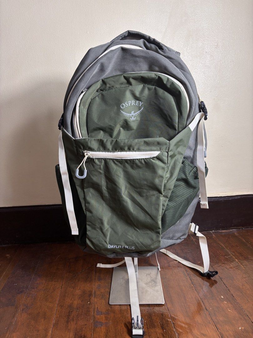 Osprey Daylite Plus Backpack (Category: Backpacks) located in Manila. Submitted by earlylifecrisis3 (Listing ID 1460505047, Image 1). Description: Condition 9/10 Measure it by inch Width: 13 Length: 18 Depth: 5.5 Handle:19 •Refund / Returns not allowed allowed •Please do check the dimensions size on labels sometimes are not accurate on the sizing •Ask me before purchasing.