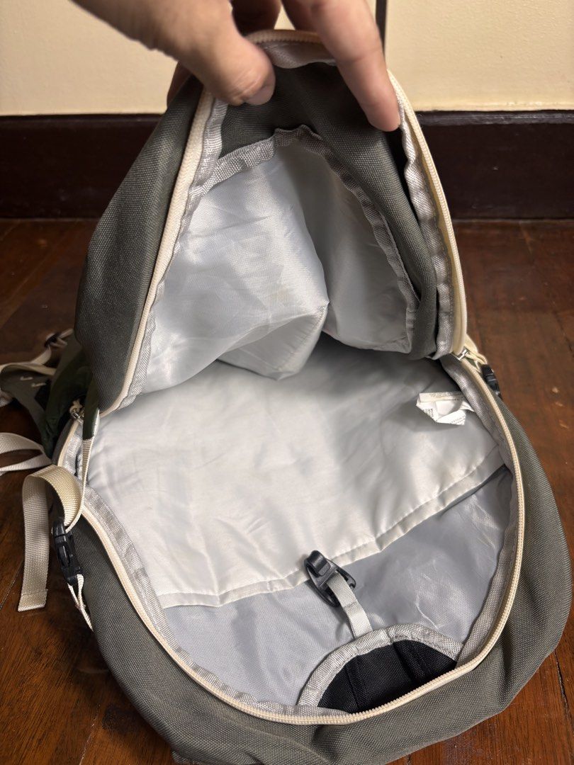 Osprey Daylite Plus Backpack (Category: Backpacks) located in Manila. Submitted by earlylifecrisis3 (Listing ID 1460505047, Image 3). Description: Condition 9/10 Measure it by inch Width: 13 Length: 18 Depth: 5.5 Handle:19 •Refund / Returns not allowed allowed •Please do check the dimensions size on labels sometimes are not accurate on the sizing •Ask me before purchasing.