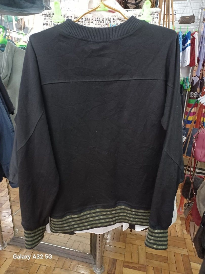P950 only # 24264 - sweater (Category: Coats, Jackets and Outerwear) located in Cagayan de Oro. Submitted by jocelynt483 (Listing ID 1460375636, Image 2). Description: P950 only # 24264 - sweater.