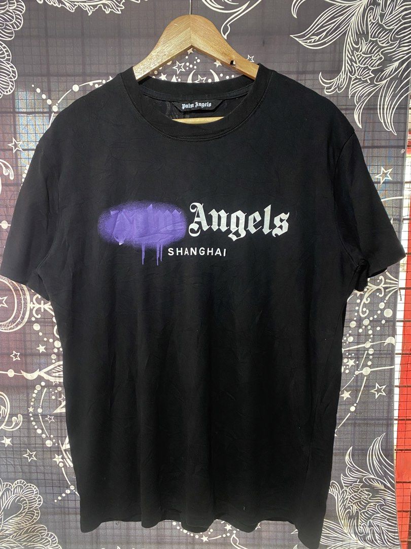 Palm Angels (Category: Tshirts & Polo Shirts ) located in Angeles City. Submitted by reyhermano07 (Listing ID 1460383199, Image 1). Description: Palm Angels Size. Med to large Good condition No Issue.