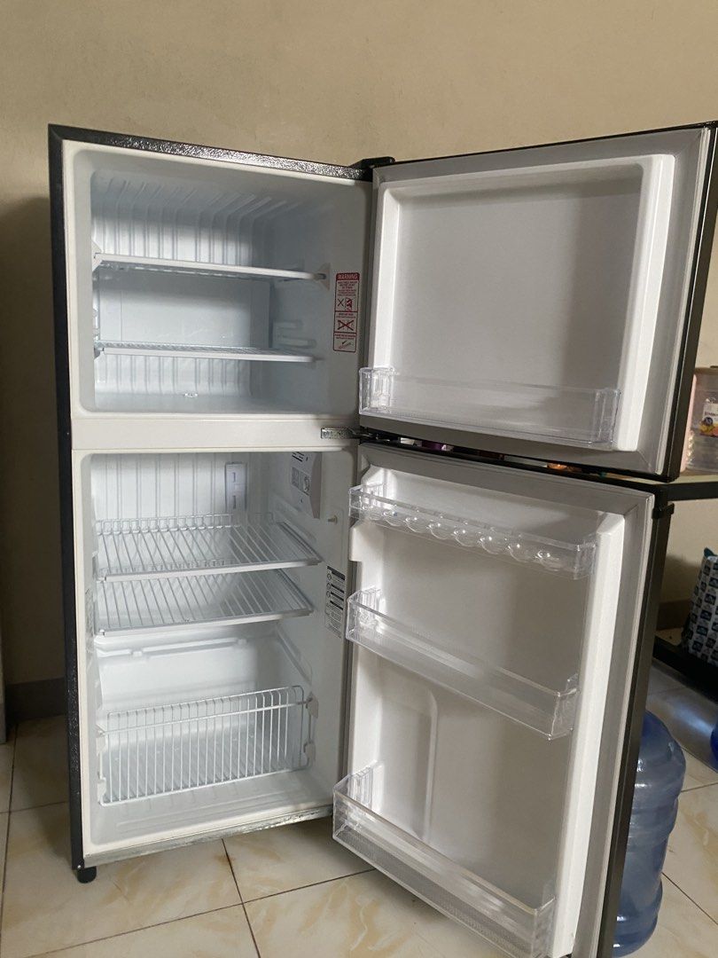 Panasonic Ref Good as New (Category: Refrigerators and Freezers) located in Cebu City. Submitted by rainreneee (Listing ID 1460306942, Image 2). Description: Panasonic 9.1 cu ft Direct Cool Inverter Refrigerator NR-BQ252VB 9 months old inverter ref bought last Dec 2025. Tipid ra kuryente. Banawa Loc. Original price: 22000.