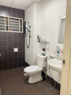 (Category: ) located in . Submitted by callietran (Listing ID 1460315941, Image 1). Description: .
