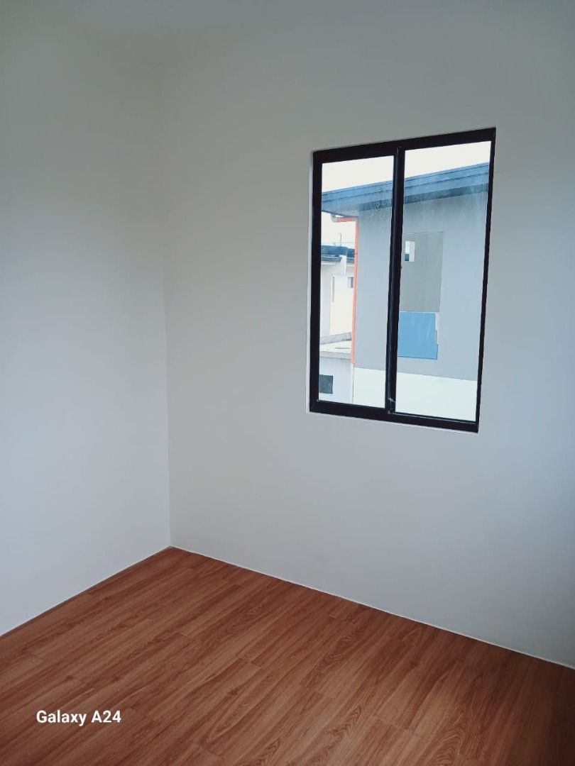 Pasalo Unit - Laguna (Category: House & Lot) located in Caloocan City. Submitted by cleverearth_982900 (Listing ID 1460495194, Image 2). Description: 🏡 PASALO UNIT FOR SALE [Brand New] 📍 Phirst Park Sights, Bay, Bay Laguna. 🏘 Lot: 63sqm | Floor: 36sqm | 2 bedrooms | 1 toilet & Bath 💰 Total Contract Price: ₱3.5M 📆 Monthly Amortization: ₱18,000 📊 2 years and 9 months paid 💵 Cashout / Pasalo Price: ₱750,000 📍 Very Accessible Location! ✔️ Mod