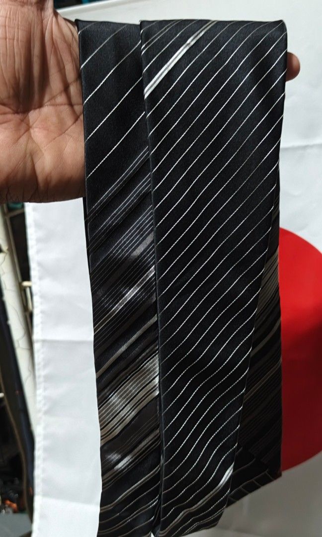 Paul Smith tie mula japan (Category: Ties) located in Polomolok. Submitted by dkljapansurplus (Listing ID 1460433689, Image 2). Description: In a good conditon.