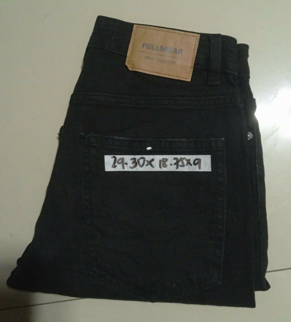 PB Slim Stretch Black Denim Shorts (Category: Shorts) located in Valenzuela. Submitted by AnahThrift (Listing ID 1460338978, Image 1). Description: - Brand: PB - Color: Black Denim - Fit: Slim fit with stretch material - Size: 29-30 - Measurements: Total length 18.75 inches, Hem width 9 inches - Origin: Made in Bangladesh - Style: Great for casual wear.