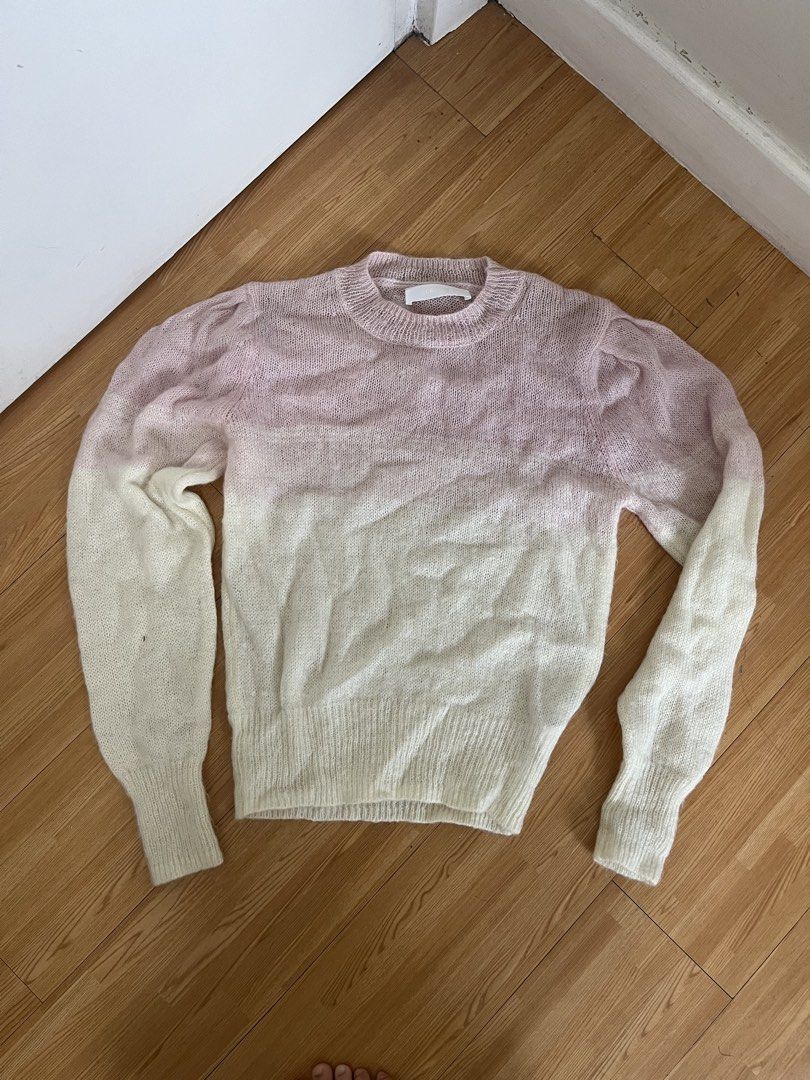 Pink and white knitted sweater (Category: Coats, Jackets and Outerwear) located in Manila. Submitted by ezrapaeste (Listing ID 1460382618, Image 1). Description: .