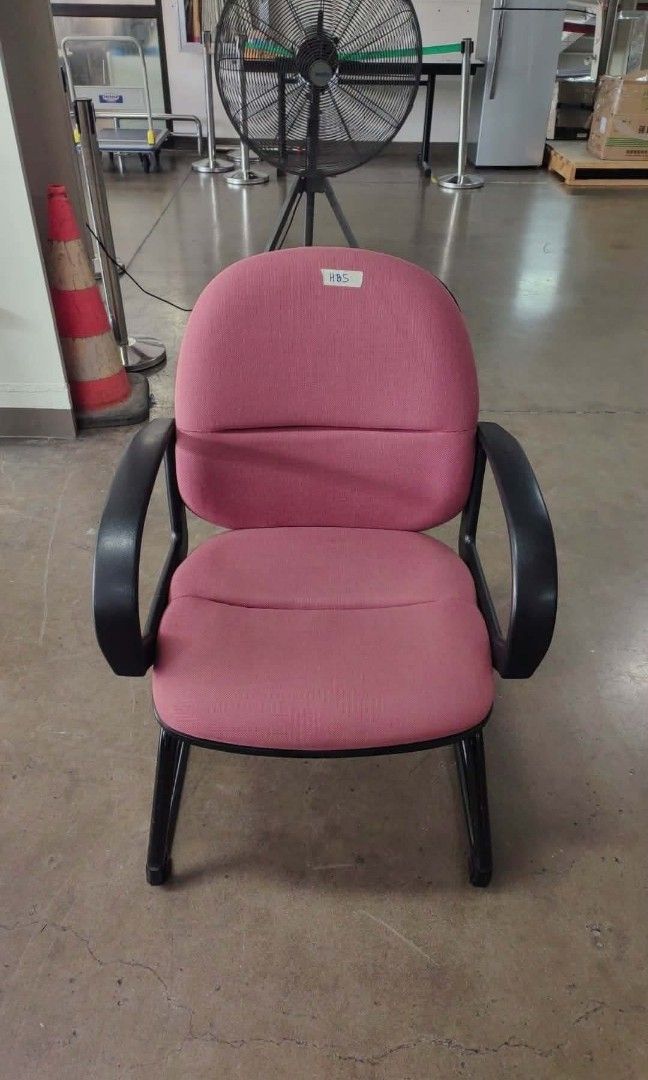 Pink Office Chair (2nd hand) (Category: Chairs) located in Quezon City. Submitted by atgeremias313 (Listing ID 1460368011, Image 1). Description: Office Chair Pink‼️ *steady *fabric *pink 900 only‼️ 0985-887-8973 313 Quirino Highway, Baesa, QC (Beside Baesa Hotel).