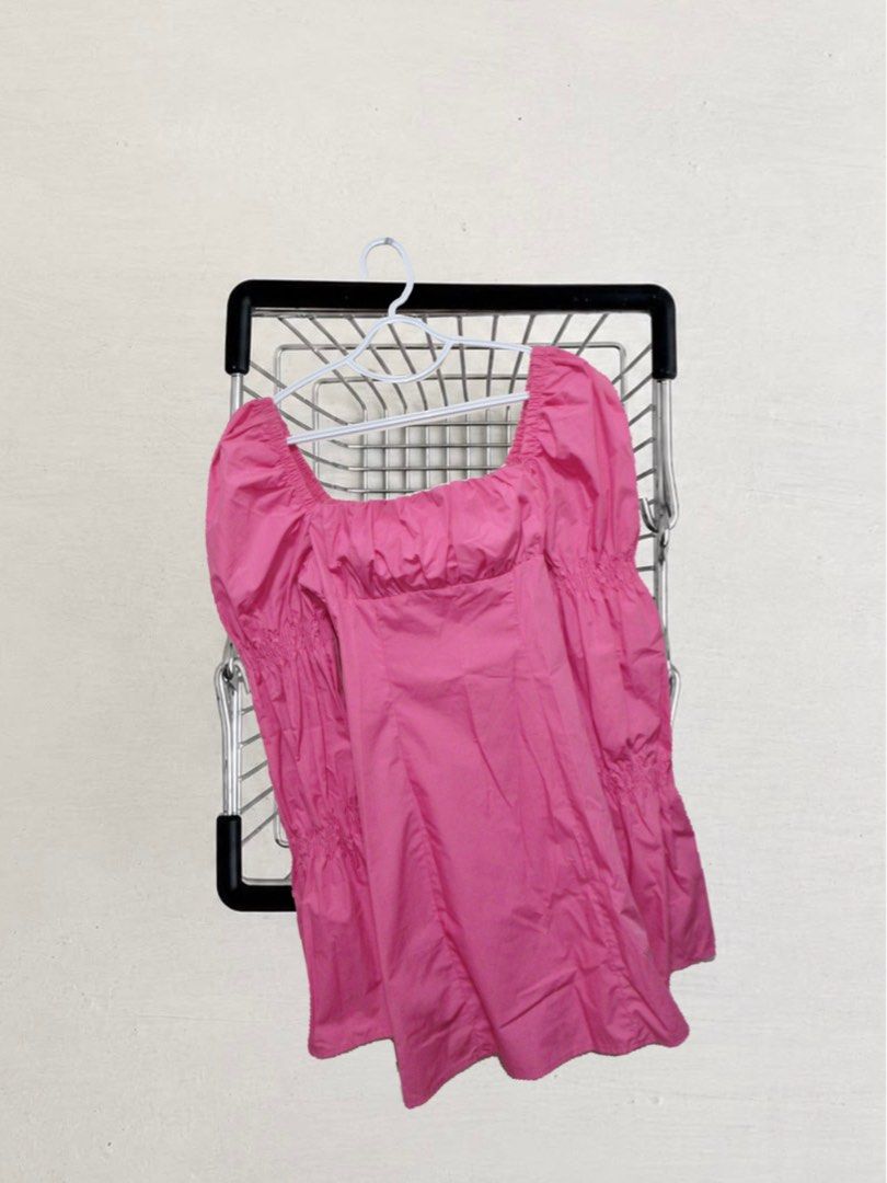 Pink Puff Sleeve Square Neck Top (Category: Blouses) located in Davao. Submitted by femlueur (Listing ID 1460458391, Image 1). Description: size: xs to small condition: excellent / rarely used fits true to size no stains, damages, or noticeable flaws ✨ 📍 location: davao city payment via gcash / bank transfer 📦 shipping available nationwide through j&t, lbc, or your preferred courier 🛵 same-day delivery within davao city via grab or lalamove (s