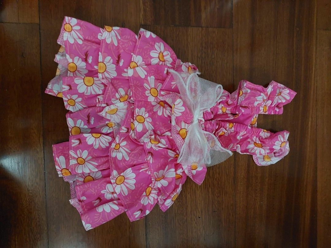 Pink Ruffled Pet Dress (Category: Homes & Other Pet Accessories) located in Caloocan City. Submitted by ericajane_tc (Listing ID 1460477364, Image 1). Description: for small breed .