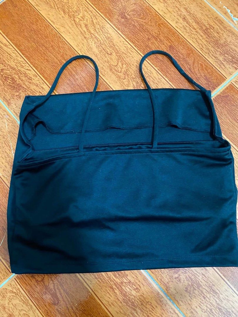Plains & Prints Black Spaghetti Strap Crop Top (Category: Sleeveless) located in Manila. Submitted by airamef28.closet (Listing ID 1460425708, Image 2). Description: - Brand: Plains & Prints - Style: Spaghetti strap crop top - Size: PH XS (UK 6, US 2) - Features: Simple, versatile, can be dressed up or down - Occasions: Casual outings, layering.