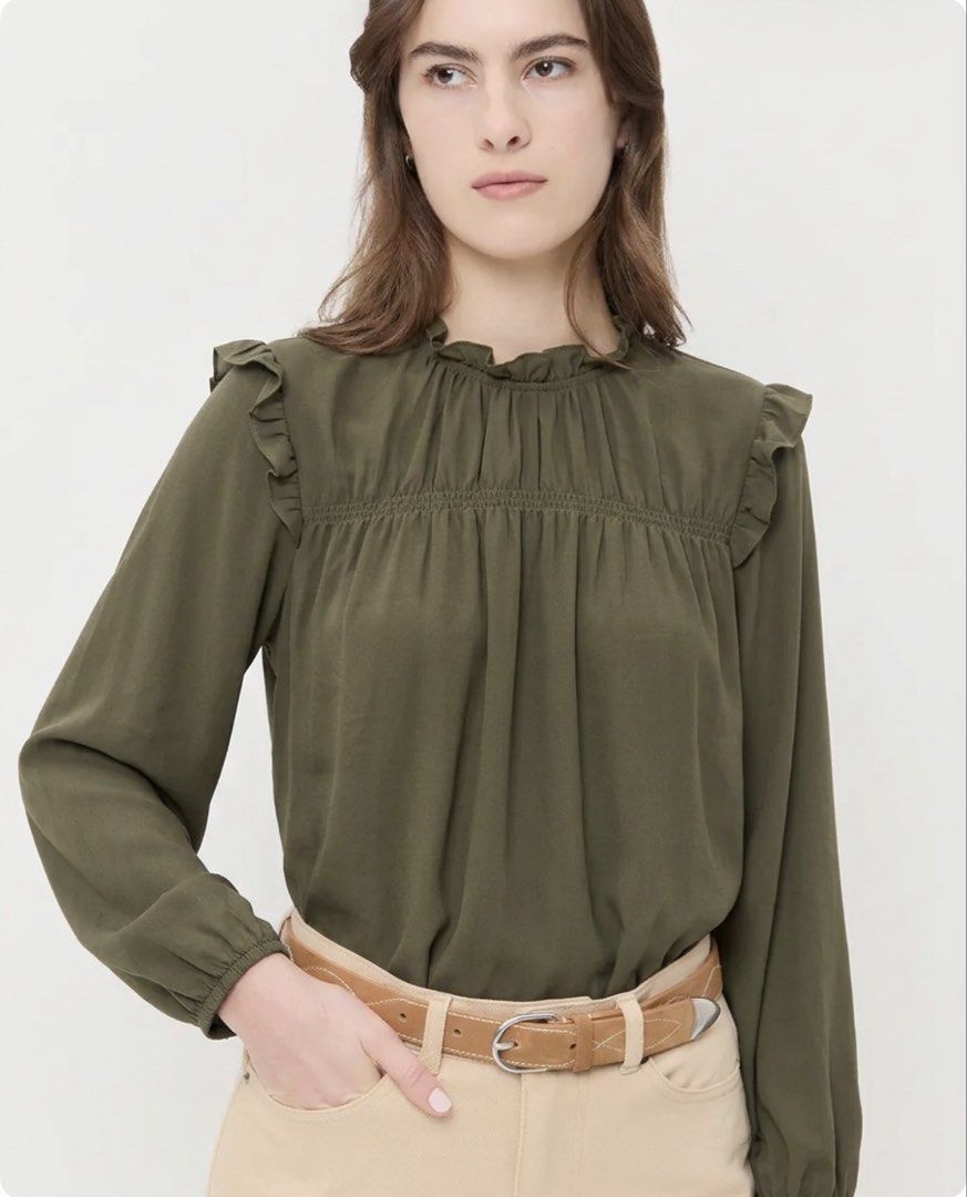 Pleione Green longsleeves Blouse (Category: Blouses) located in Manila. Submitted by jhcollections (Listing ID 1460505890, Image 1). Description: Pleione Green longsleeves Blouse - small on label but can fit upto medium - actual photos posted - j&t/grab/lalamove.