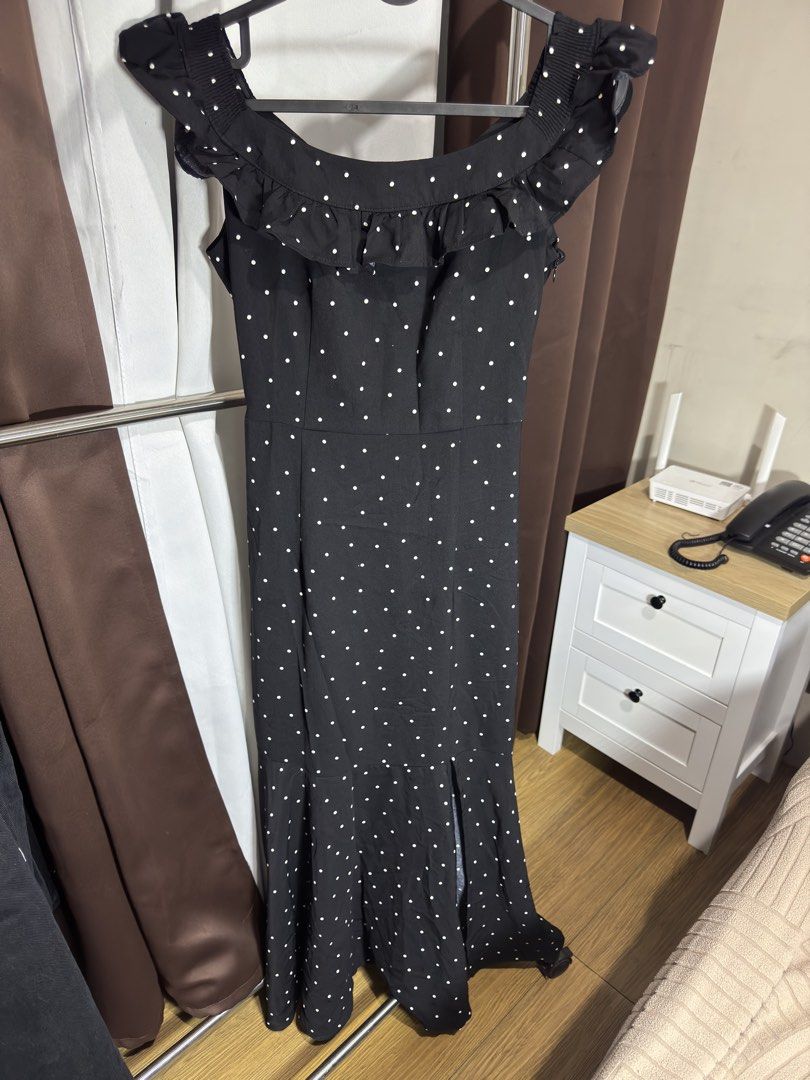 Polka dots dress (Category: Dresses) located in Manila. Submitted by shentrendsph (Listing ID 1460489672, Image 1). Description: Small on tag.