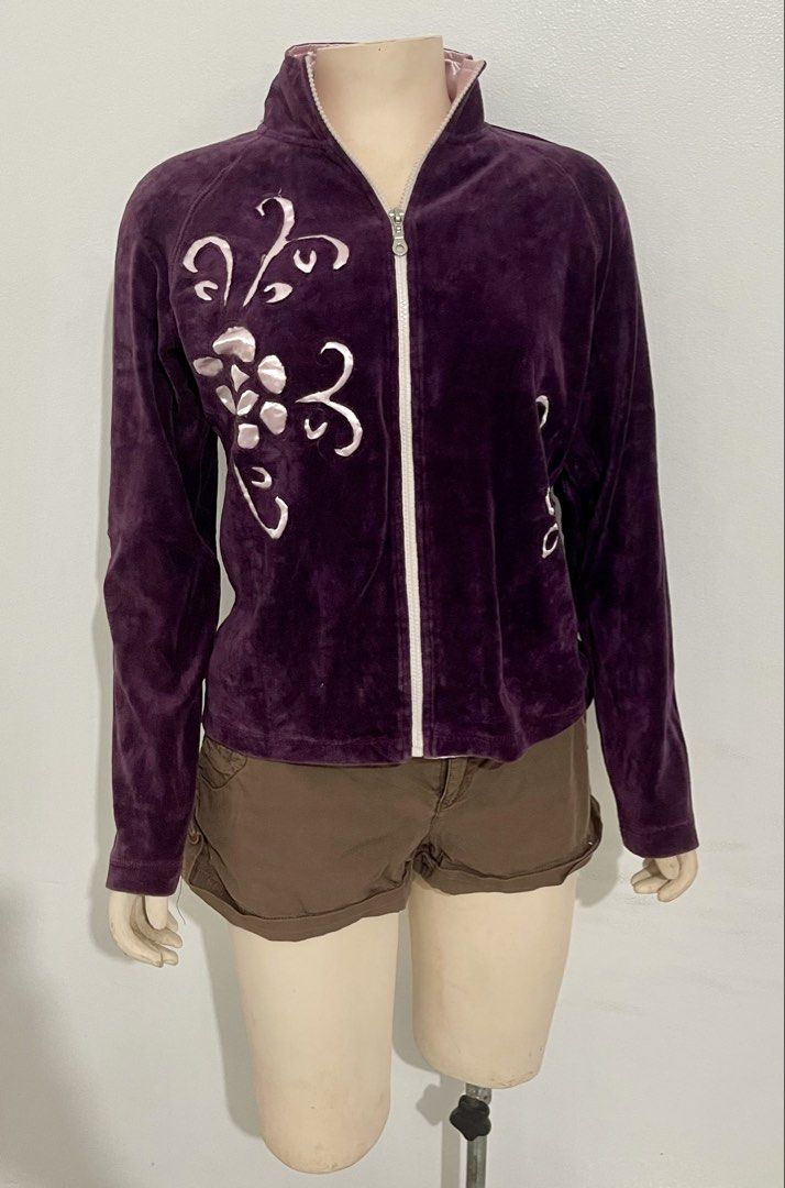 Porpol whimsical jacket (Category: Coats, Jackets and Outerwear) located in Cavite. Submitted by gwythrifts (Listing ID 1460466186, Image 1). Description: ⚞^. .^⚟ Porpol jacket ₱ 230 Condition: 10/10 📍General Trias.