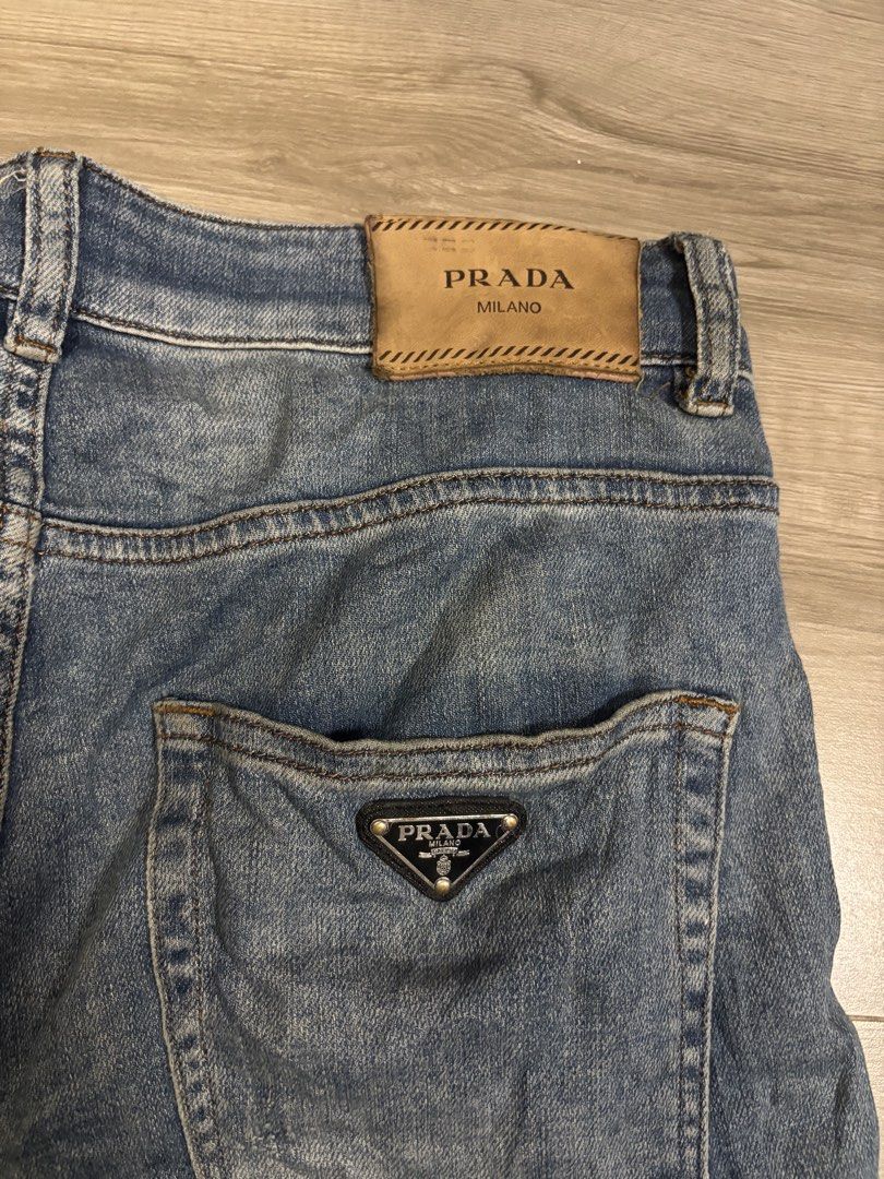 Prada (Category: Jeans) located in Cavite. Submitted by cesxyyylll (Listing ID 1460330577, Image 3). Description: Issue posted.