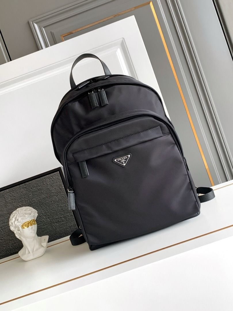 Prada backpack (Category: Backpacks) located in Valenzuela. Submitted by safeforest_038942 (Listing ID 1460332583, Image 1). Description: .
