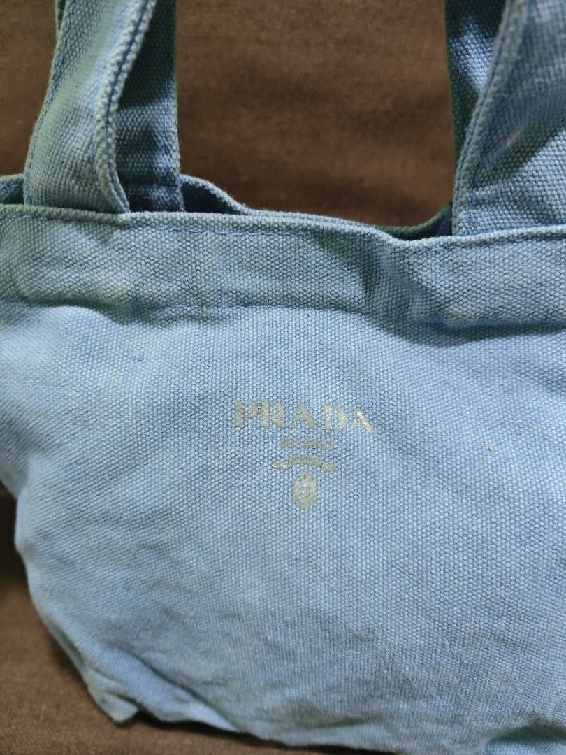 Prada denim handbag (Category: Luxury Bags & Wallets) located in Pili. Submitted by zaneombao03491 (Listing ID 1460424977, Image 2). Description: .