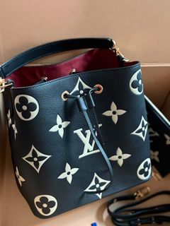 (Category: ) located in . Submitted by bagsandmanymanymore1 (Listing ID 1460396638, Image 1). Description: .
