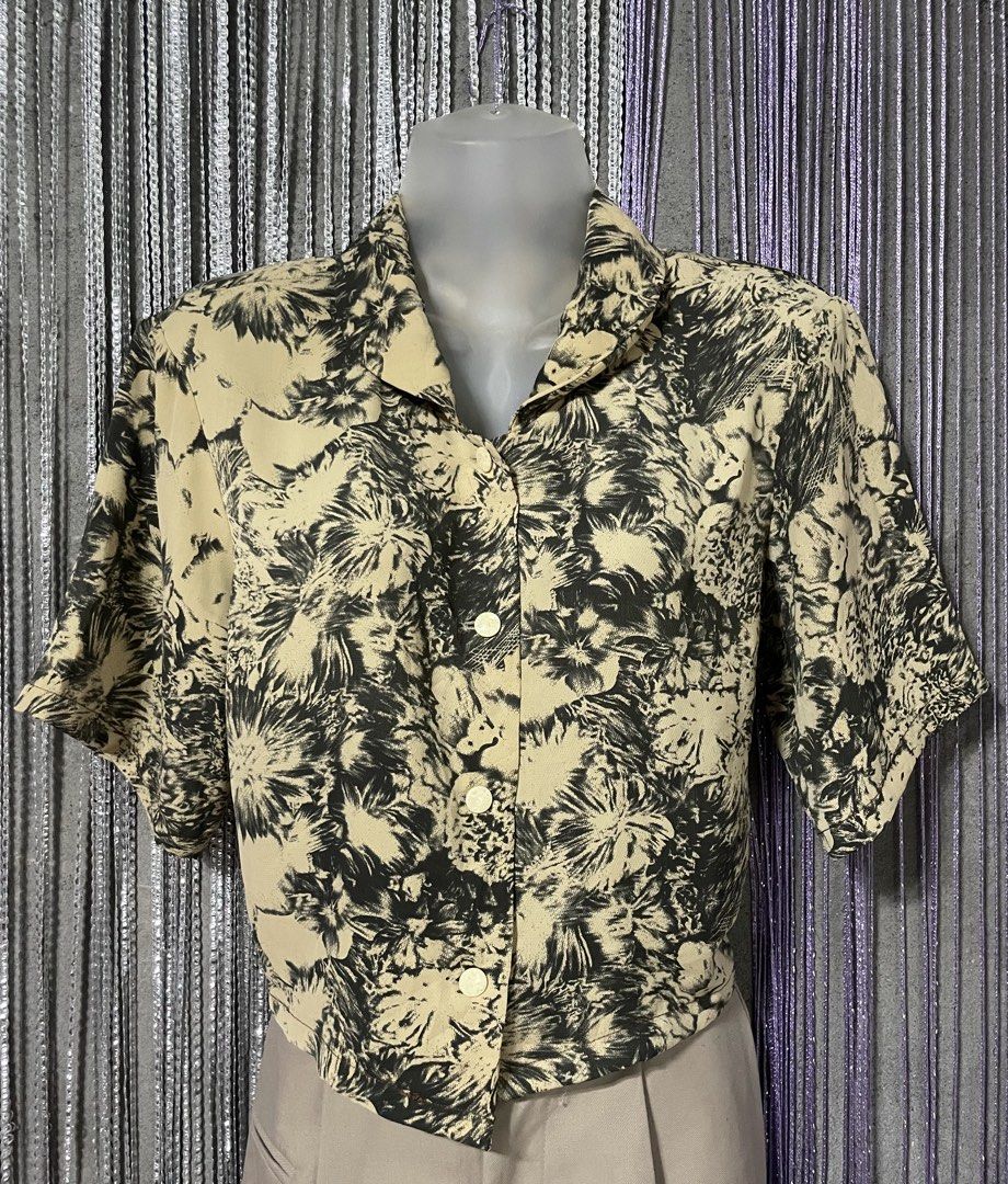 Preloved Blouses (Category: Blouses) located in Quezon. Submitted by missayah (Listing ID 1460484242, Image 1). Description: 𝗣𝗔𝗬𝗠𝗘𝗡𝗧 𝗙𝗜𝗥𝗦𝗧 💸 𝗚𝗰𝗮𝘀𝗵 | 𝗠𝗮𝘆𝗮 | 𝗚𝗼𝘁𝘆𝗺𝗲 𝐈𝐌𝐏𝐎𝐑𝐓𝐀𝐍𝐓 𝐑𝐄𝐌𝐈𝐍𝐃𝐄𝐑𝐒:🌷 • These clothes are 𝐏𝐫𝐞𝐥𝐨𝐯𝐞𝐝 please manage your expectations. • 𝐂𝐨𝐥𝐨𝐫 𝐦𝐚𝐲 𝐬𝐥𝐢𝐠𝐡𝐭𝐥𝐲 𝐯𝐚𝐫𝐲 due to photographic lighting. ⚠ɴᴏᴛ ꜰᴏʀ ᴘᴇʀꜰᴇᴄᴛɪᴏɴɪꜱᴛ. ɪꜰ ʏᴏᴜ ᴡᴀɴᴛ ᴀ ʙʀᴀɴᴅ-ɴᴇᴡ ɪᴛᴇᴍ, ʙᴇᴛᴛᴇʀ ᴛᴏ ʙᴜʏ ꜰʀᴏᴍ