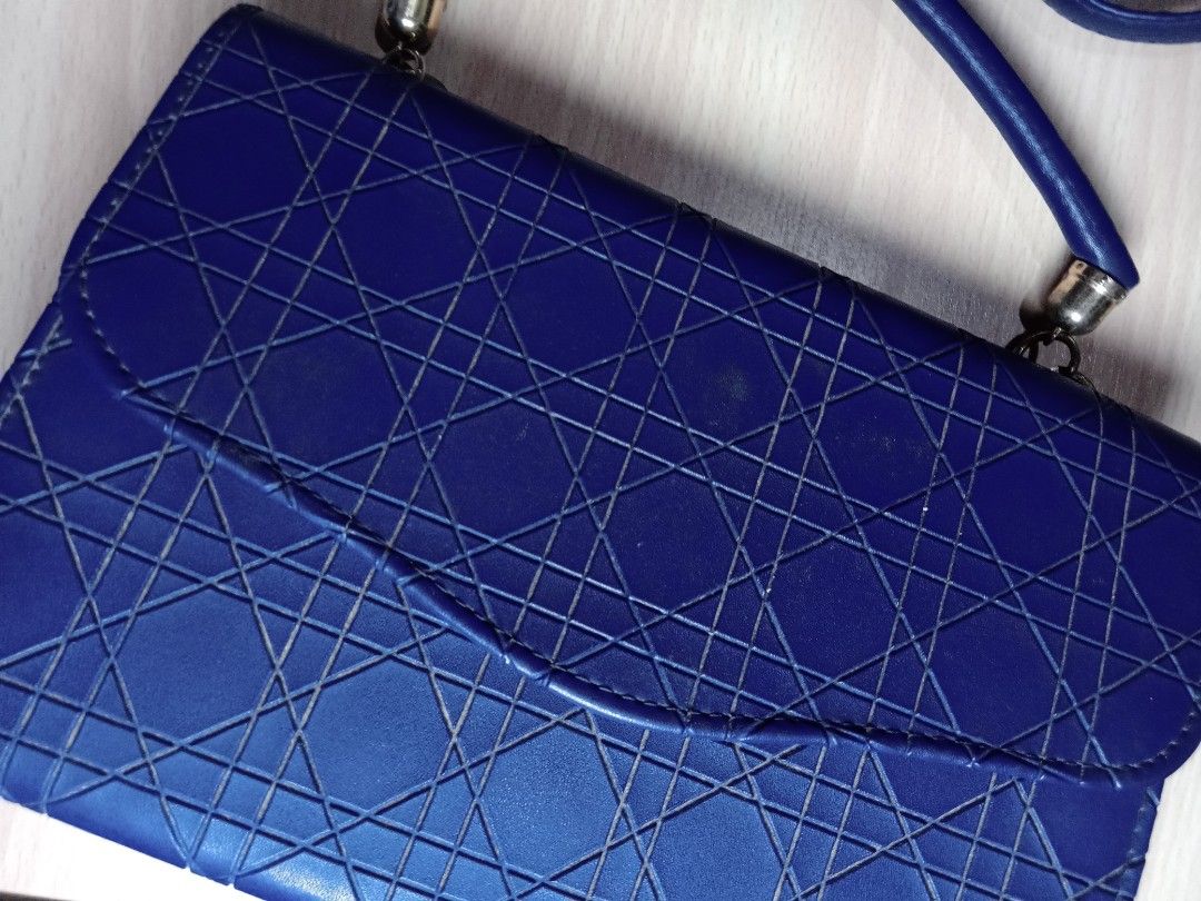 [PRELOVED] Blue Quilted Handbag with Removable Shoulder Strap (Category: Shoulder Bags) located in San Fernando. Submitted by _luxielleph (Listing ID 1460489769, Image 3). Description: ✅️Comfortable top handle ✅️Detachable shoulder strap for versatility ✅️ Secure magnetic flap closure ✅️Handy interior zippered pocket ✅️ All zipper working *** Has signs of usage..