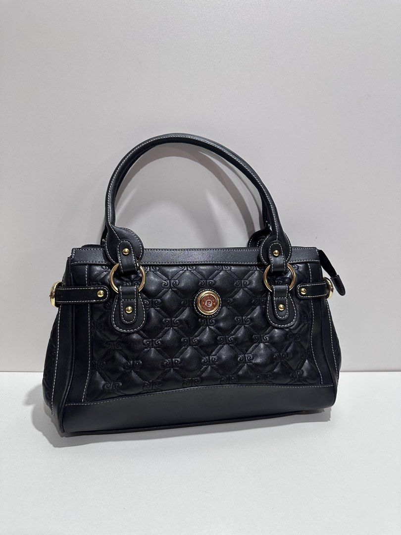 Preloved Pierre Cardin Bag from Japan (Category: Shoulder Bags) located in Cainta. Submitted by jerichoesguerra (Listing ID 1460466897, Image 1). Description: Preloved Pierre Cardin Bag from Japan Like new Authentic Leather 💯 Size: W - 31cm | H - 18cm.