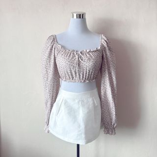 (Category: ) located in . Submitted by rosywardrobe (Listing ID 1460495565, Image 1). Description: .