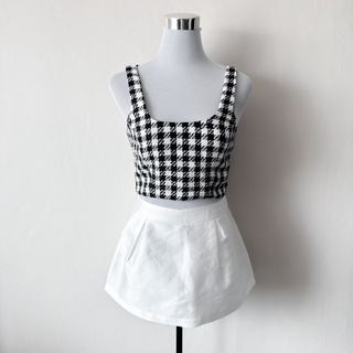 (Category: ) located in . Submitted by rosywardrobe (Listing ID 1460496454, Image 1). Description: .