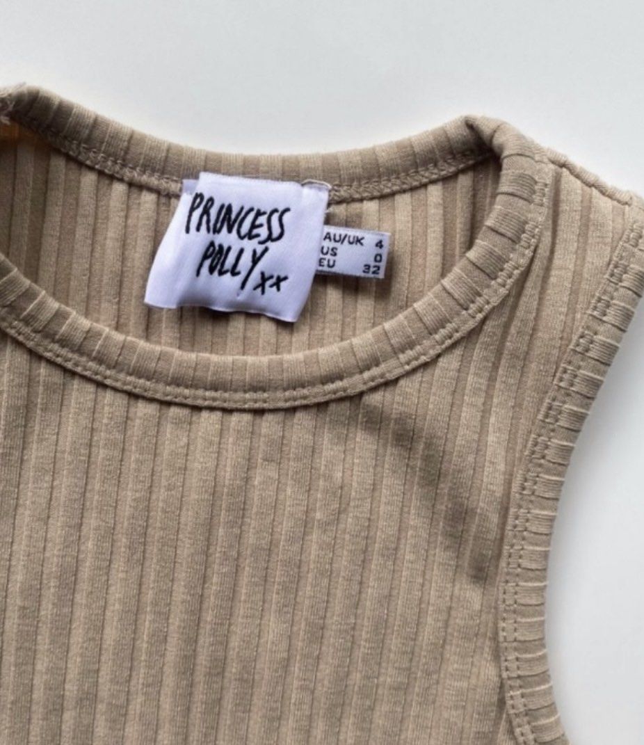 Princess Polly Cropped Racerback (Category: Sleeveless) located in Las Pinas. Submitted by theimpulsebuyer.ph (Listing ID 1460442895, Image 2). Description: .