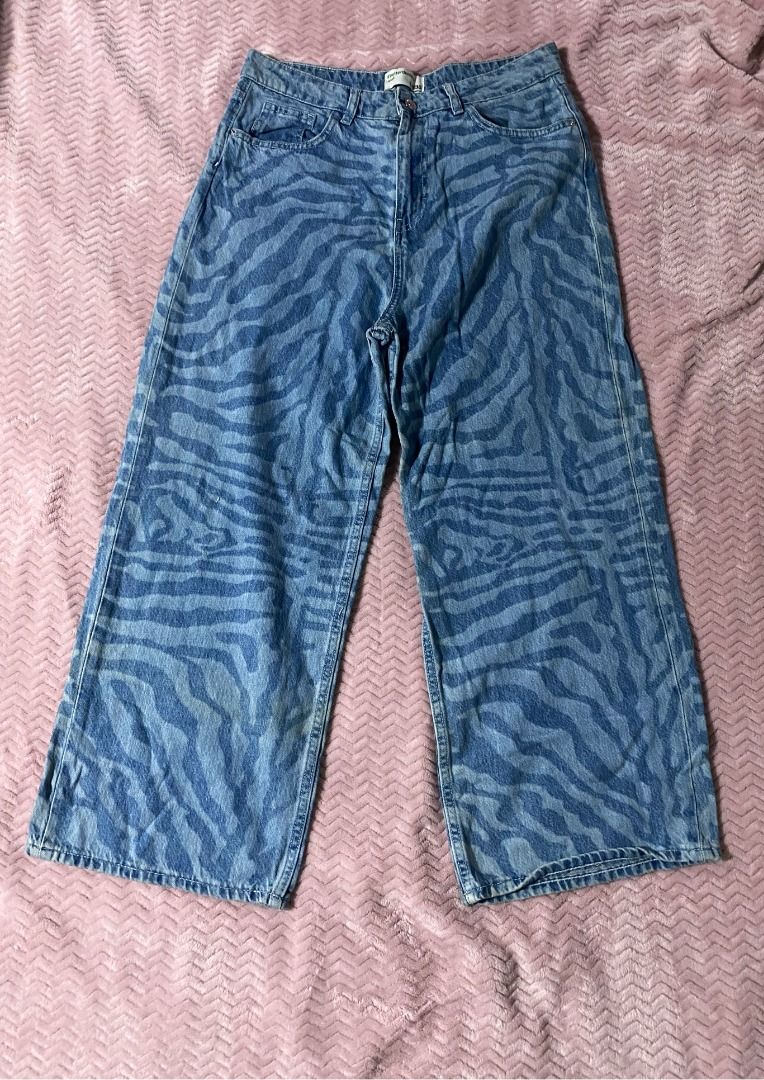 Printed wide leg denim pants (Category: Jeans) located in Manila. Submitted by diorellecoeur_xxx02 (Listing ID 1460503122, Image 1). Description: Maganda dinnnn. Pag di nyo kinuha to, gagawin ko tong jorts :( Medium to large yung size .