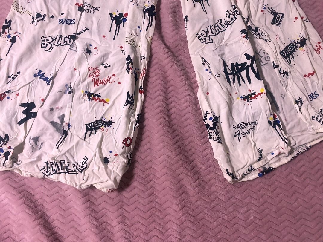 Printed Wide leg pants (Category: Other Bottoms) located in Manila. Submitted by diorellecoeur_xxx02 (Listing ID 1460502896, Image 2). Description: Bought from Qatar. With slit sa baba. Can wear sa beach. Medium to large.