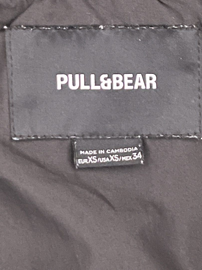 Pull&Bear Black Bomber Jacket (Category: Coats, Jackets and Outerwear) located in Caloocan City. Submitted by guaconerva97479 (Listing ID 1460377581, Image 2). Description: - Brand: Pull&Bear - Style: Bomber Jacket - Color: Black - Closure: Zip-up front - Features: Pockets, ribbed cuffs and hem - Origin: Made in Cambodia - Size: xs.