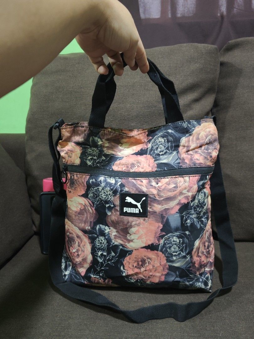 Puma nylon hand/sling bag (Category: Cross-body Bags) located in Pili. Submitted by zaneombao03491 (Listing ID 1460423020, Image 1). Description: .