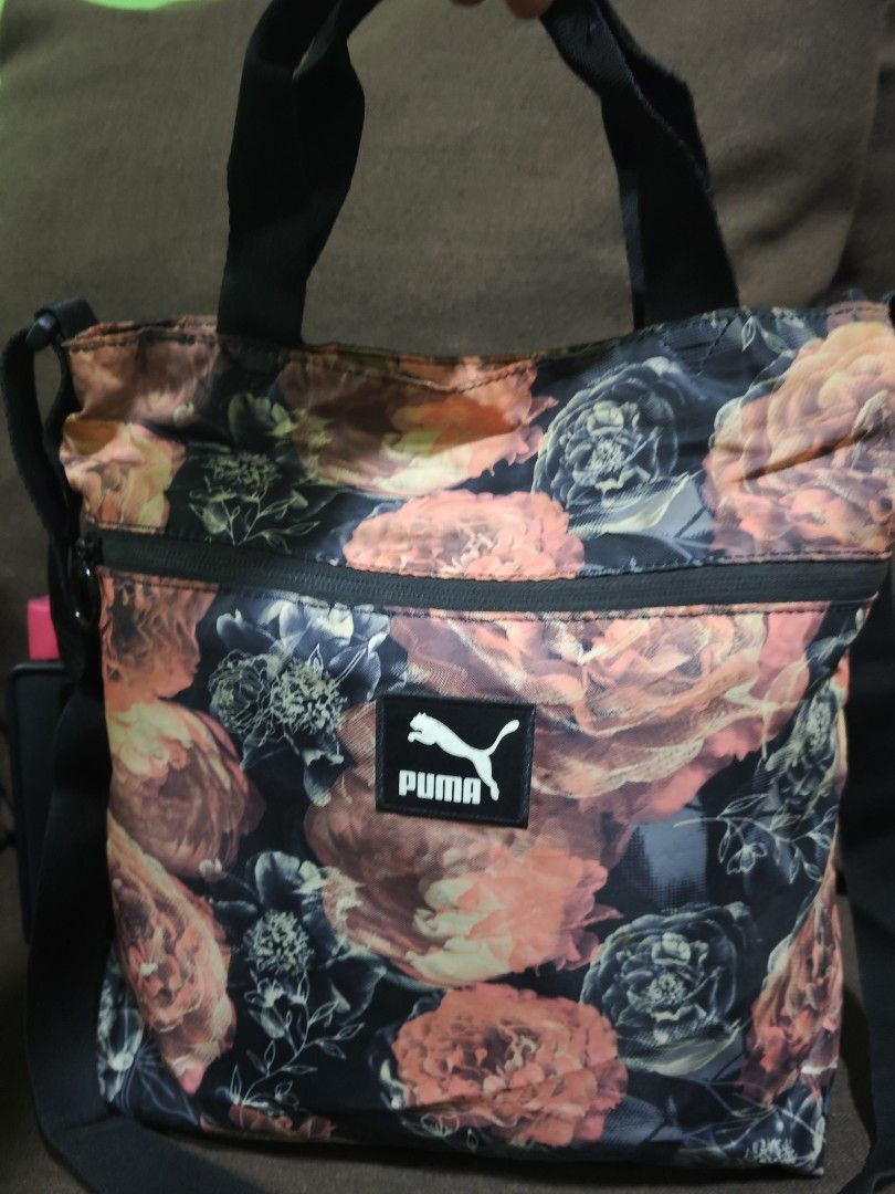 Puma nylon hand/sling bag (Category: Cross-body Bags) located in Pili. Submitted by zaneombao03491 (Listing ID 1460423020, Image 2). Description: .